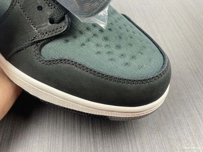Retro Jordan Gore-Tex High Black DB2889-001 Element Grey Particle 1 0827